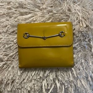 🌸Authentic Gucci W Hook Wallet Horse Bit Enamel Yellow Leather.🌸